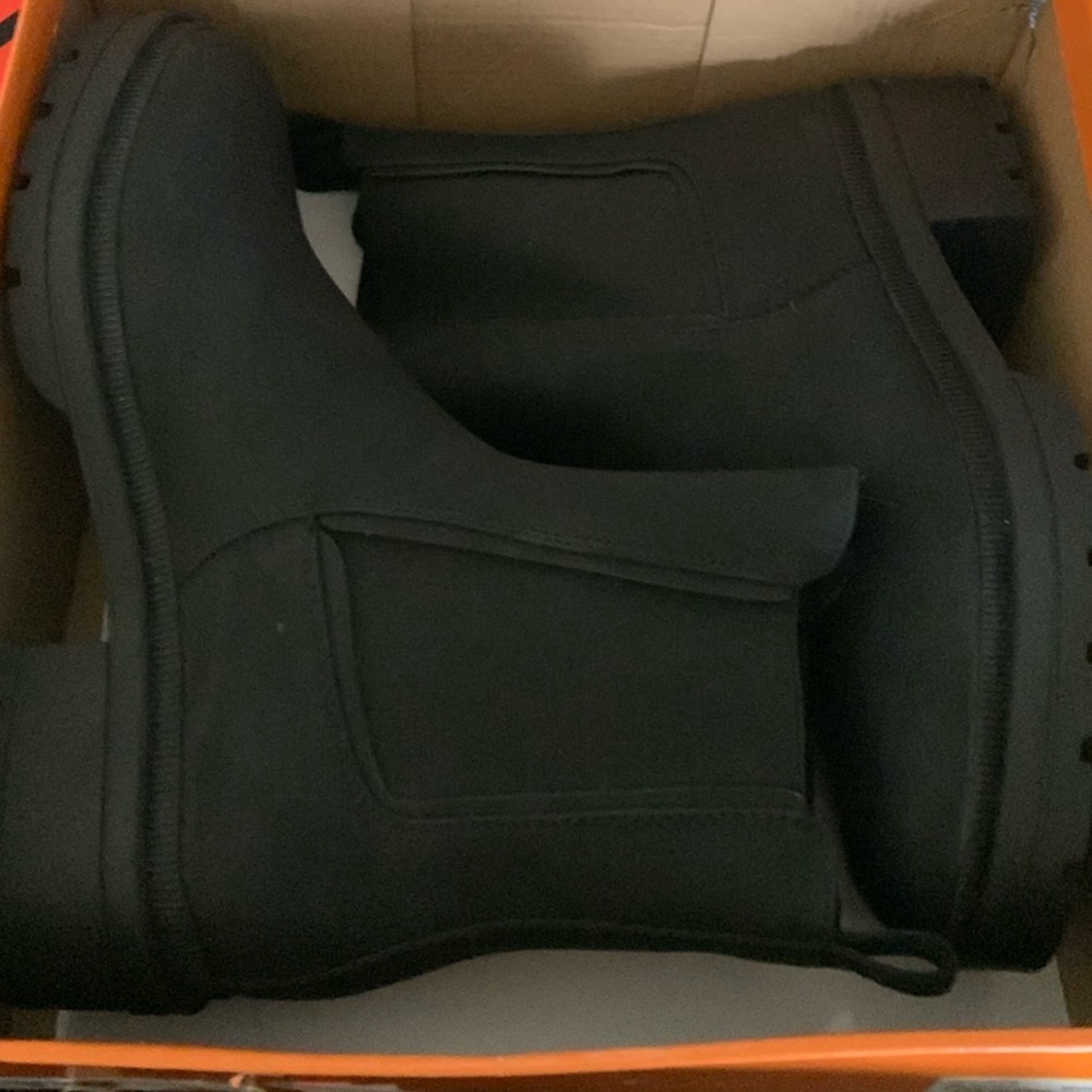 Women’s black boots